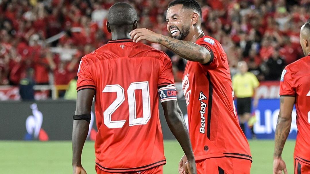 César Farías debuta en el banco del América con goleada ante Nacional - ESPN