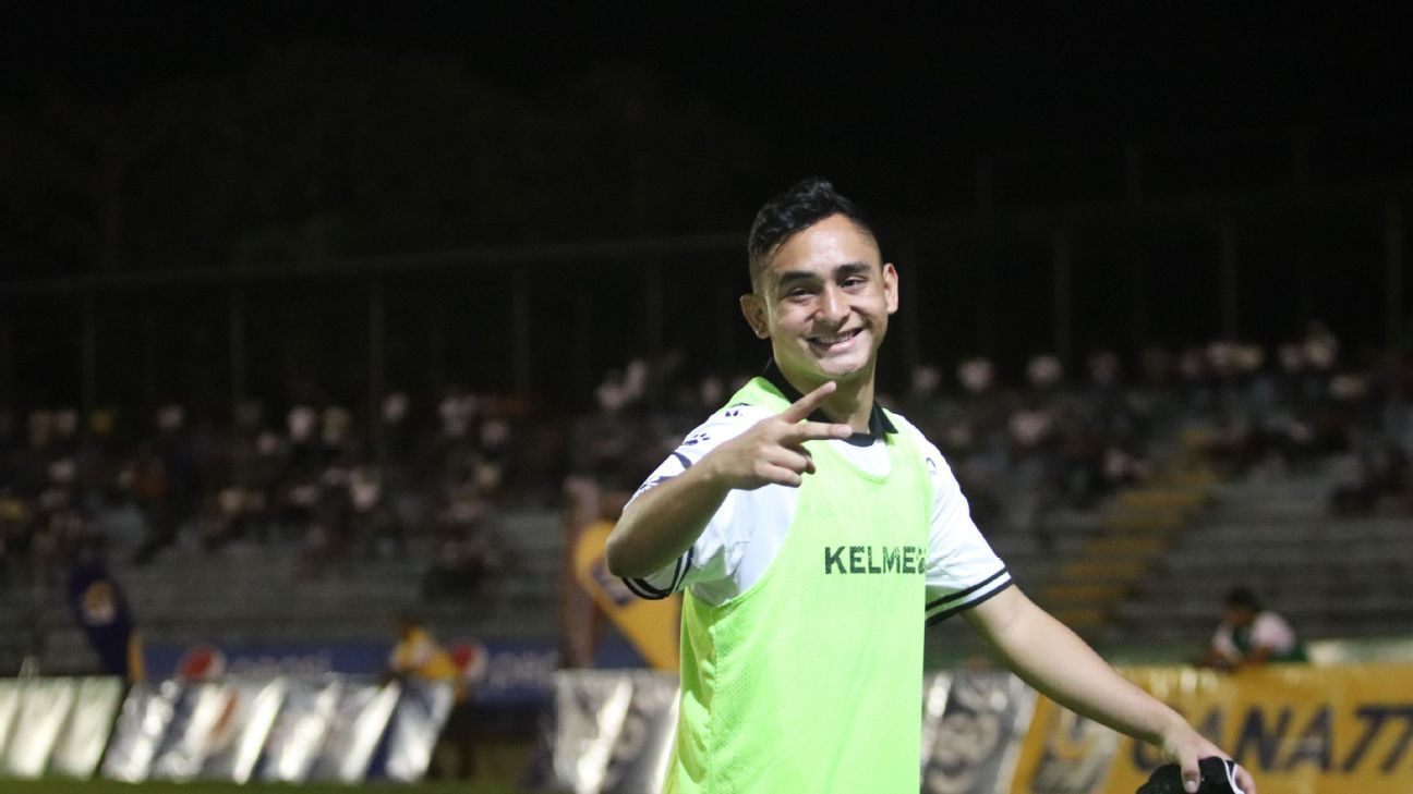 Diego Santis toma importante decisión respecto a su futuro con Comunicaciones FC - ESPN