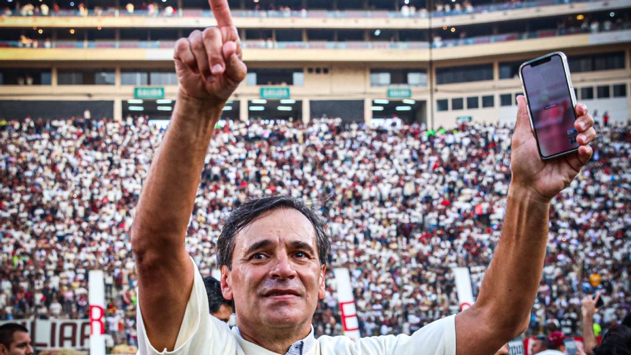 Fabián Bustos apuntó contra el arbitraje antes del clásico entre Universitario y Alianza Lima - ESPN