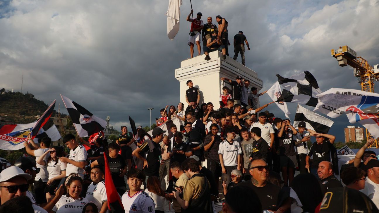 Miles de hinchas festejaron el título de Colo Colo en Plaza Baquedano - ESPN