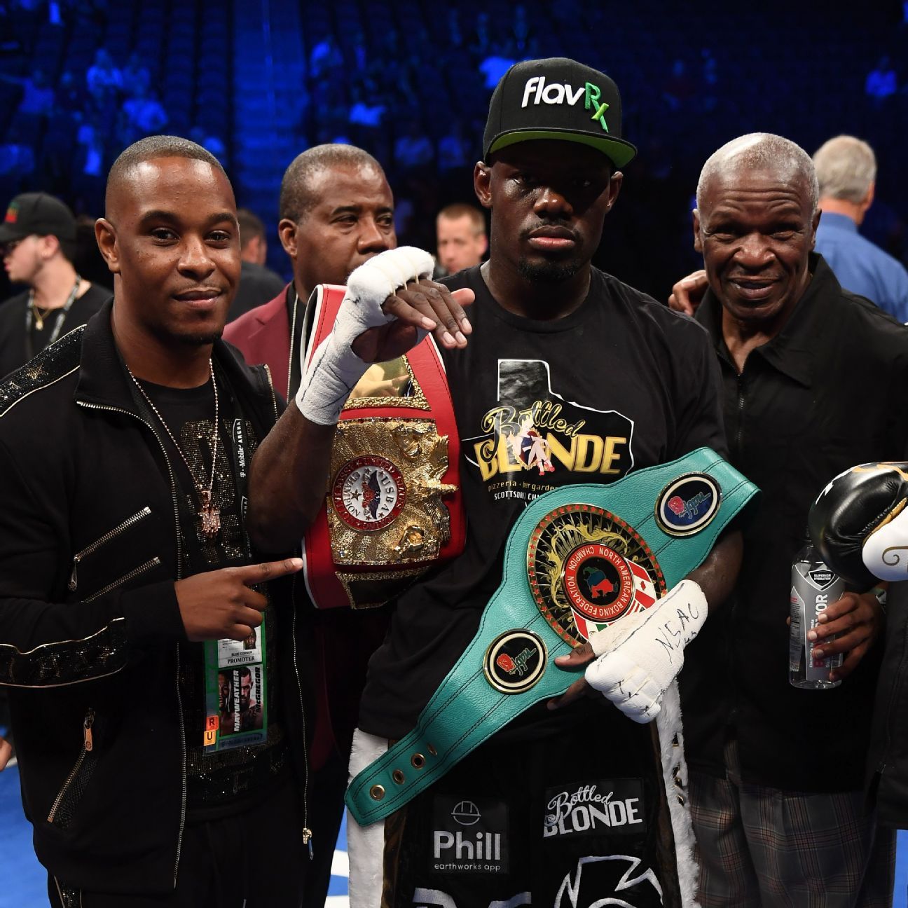 Andrew Tabiti retuvo su t�tulo crucero de la NABF y gan� el t�tulo vacante de la USBA.