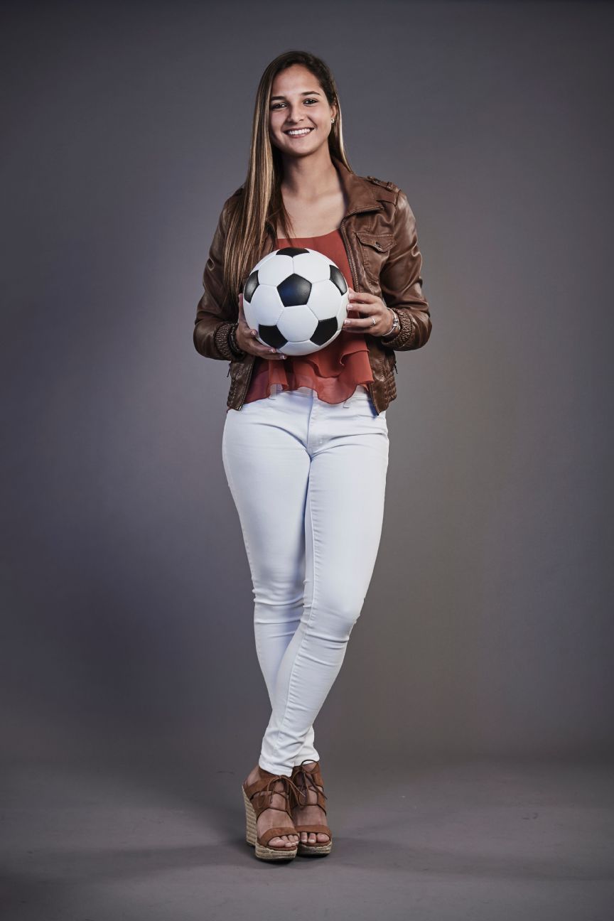 Deyna Castellanos