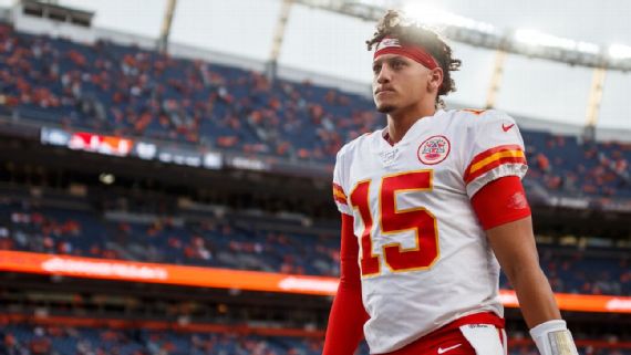 Chiefs, Patrick Mahomes Agree to Record-Breaking Restructured Contract, per  Report, Sports-illustrated