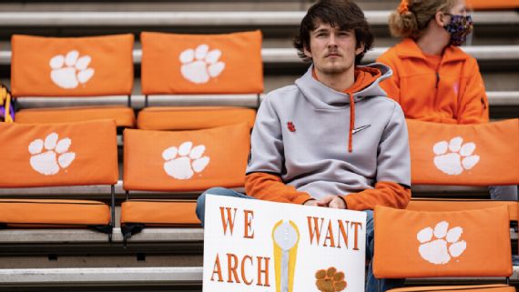 We Want Arch': The Latest Chapter in the Manning Legacy at Ole