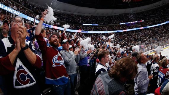 Daly hands Stanley Cup to Avalanche in Bettman's absence