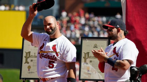 Cardinals honor Adam Wainwright with Molina, Pujols on hand
