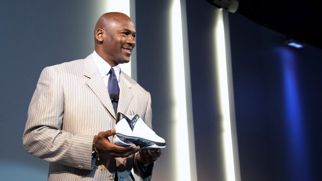 Kobe wearing his Jordan jersey  Nike motivation, Nike janoski, Nike outfits