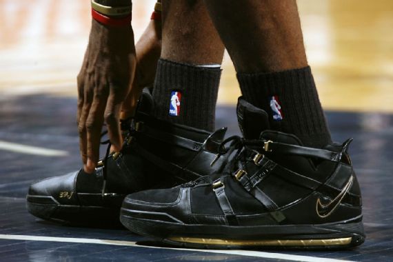 El las zapatillas de LeBron James