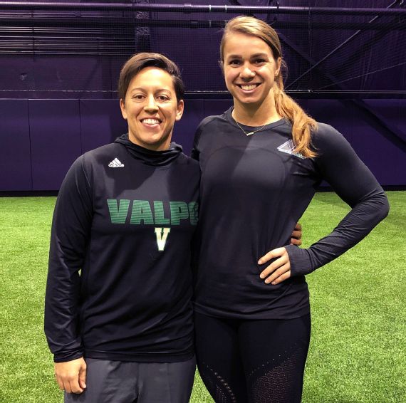 Cubs' Rachel Folden is swinging away at stigma that 'women can't coach  baseball' - ESPN