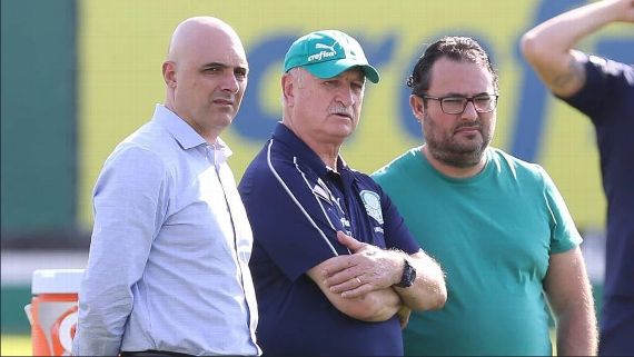 Após eliminação, Galiotte acompanha treino do Palmeiras