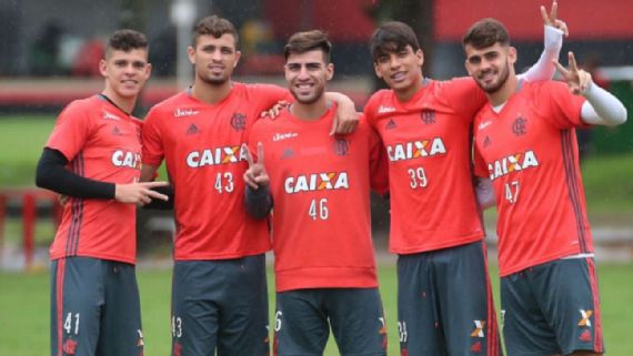 Por que jogador, parceiro de Paquetá que fez sucesso no sub-20 é carta fora do baralho no Fla