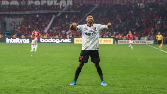 Corinthians e Palmeiras dão últimas cartadas para encerrar corrida por Rony; veja os detalhes