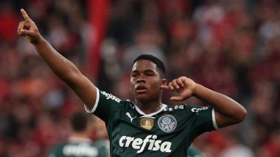 Jornal diz que Endrick já 'apavora' gigantes, faz comparação com Neymar e Vinicius Jr. e diz o que a joia tem que melhorar