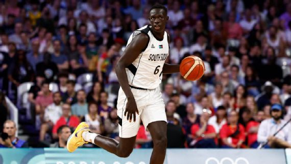 Khaman Maluach in his South Sudan national team uniform.