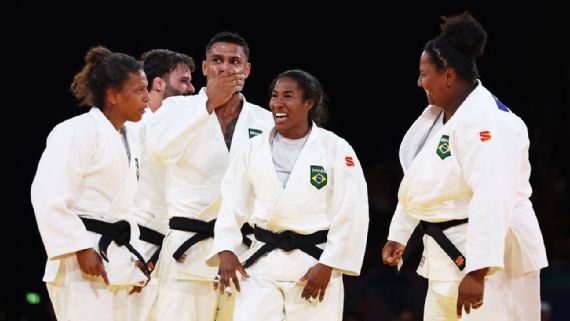 Brasileiros se emocionam com medalha inédita no judô das Olimpíadas: 'Nem que seja na força do ódio'