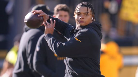 Justin Fields in action