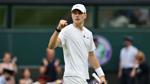 Jack Draper at a tennis match