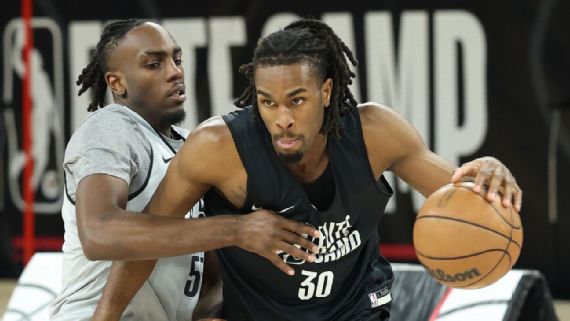 Mackenzie Mgbako in action for Indiana