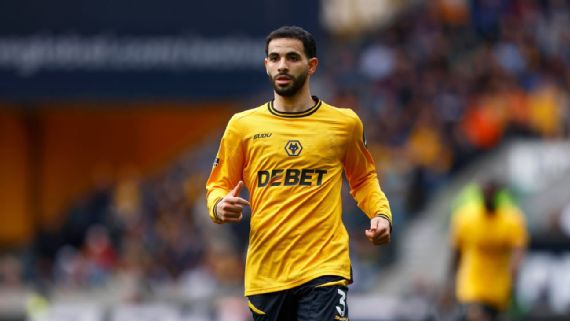 Rayan ⁢Aït-Nouri in ⁣Manchester City kit