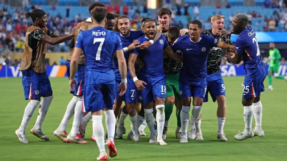 Chelsea players celebrate their hard-fought victory.