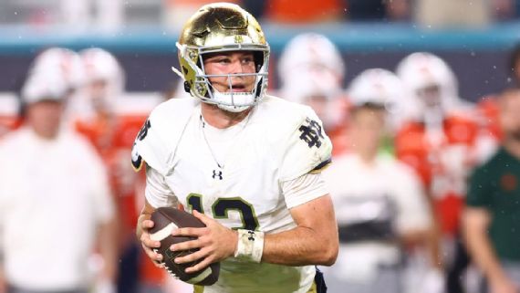 Miami Hurricanes celebrate late-game win over Notre Dame Fighting Irish