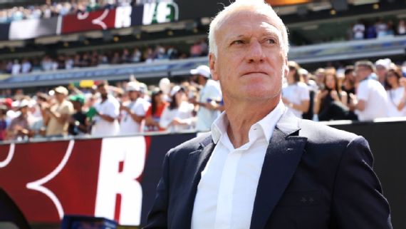 Didier Deschamps will attend his mother's funeral.