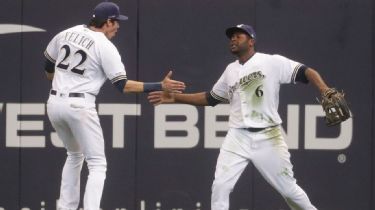 GIF: Magic Johnson Was Benched During Dodgers' Ceremonial Opening