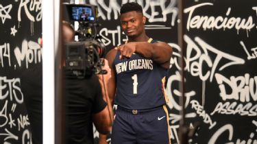 Zion Williamson New Orleans Pelicans Unsigned Dunking Photograph