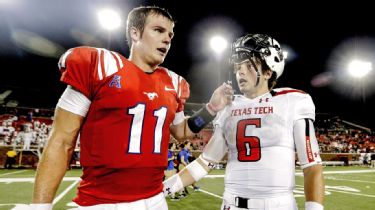 Arizona Cardinals QB Colt McCoy pays off Texas Tech Red Raiders-Texas  Longhorns bet - ESPN