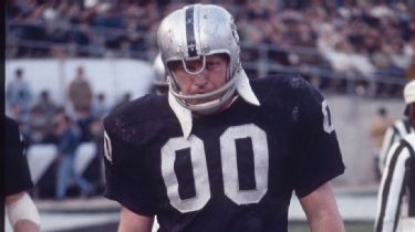 1972 oakland raiders, 1972-82 Phil Villapiano Oakland Raiders and Buffalo  Bills TSN