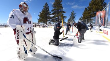 Avs edge Golden Knights in delayed Lake Tahoe game