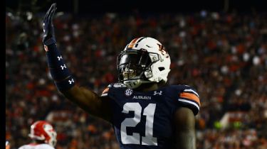 Former Auburn DB Smoke Monday reveals injury, will miss 2022 season