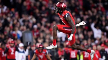 How Coby Bryant and Sauce Gardner formed Cincinnati's dynamic cornerback  duo; Desmond Ridder eyes Alabama - The Athletic