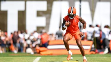 Cleveland Browns QB Deshaun Watson reports to training camp ahead of ruling  - ESPN