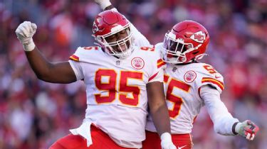 Ex-Chiefs Pass Rusher Frank Clark Connected to AFC Rival