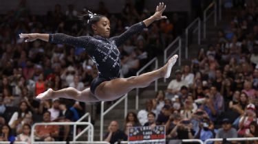 Simone Biles in Leotards: Best Photos in Gymnastics Uniforms