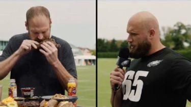 Eagles' Lane Johnson's new diet: hold the supplements, add kale - ESPN -  Philadelphia Eagles Blog- ESPN