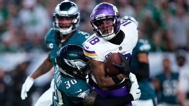 Both Vikings starting tackles make appearance on ESPN Top 10 list - Daily  Norseman