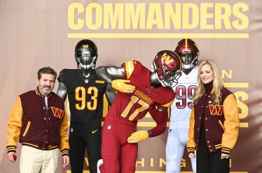 Commanders debut all-black uniforms; Dan Snyder makes first public  appearance of season