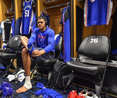 What Exactly Is Inside The Dopp Kits NBA Players Carry? - WSJ