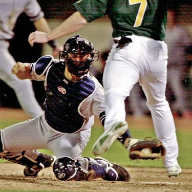 On this day in 2001: Derek Jeter makes the 'flip' play in ALDS vs