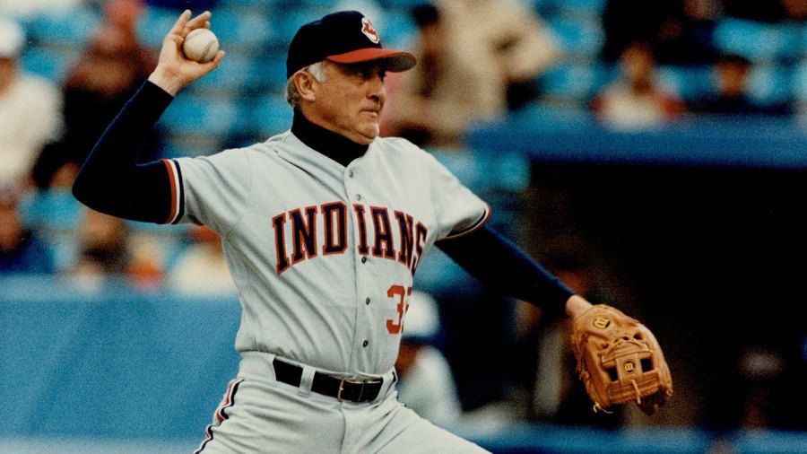 Phil Niekro, kruik del Salón de la Fama, falls 81 years old