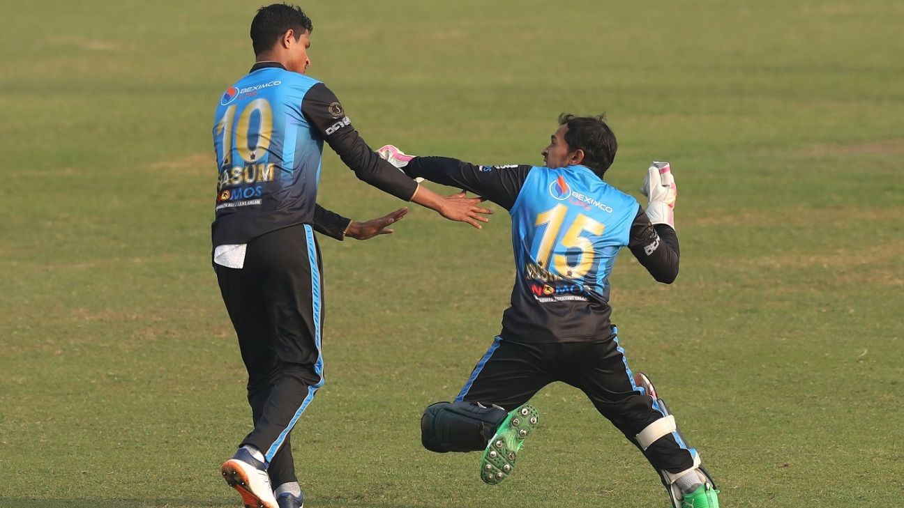 Mushfiqur Rahim apologises to Nasum Ahmed for misbehaving on the field; fined 25% of match fees Mushfiqur Rahim apologises to Nasum Ahmed for misbehaving on the field; fined 25% of match fees