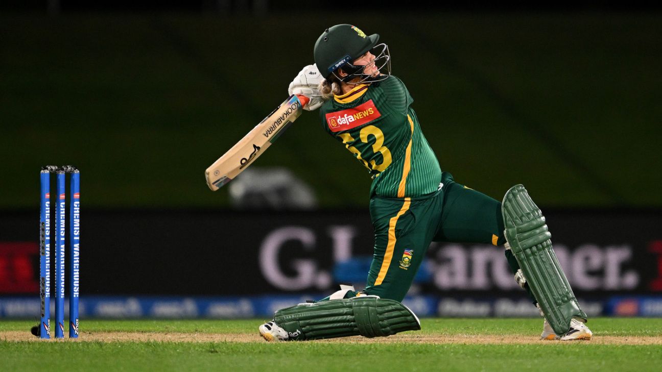 Debutant Kayla Reyneke's last-ball six seals thriller for South Africa