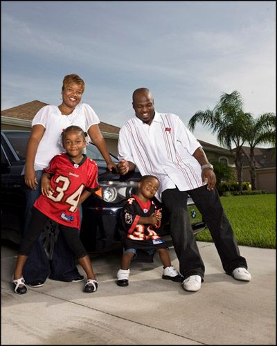 Tampa Bay Buccaneers' running back Earnest Graham (34) heads for