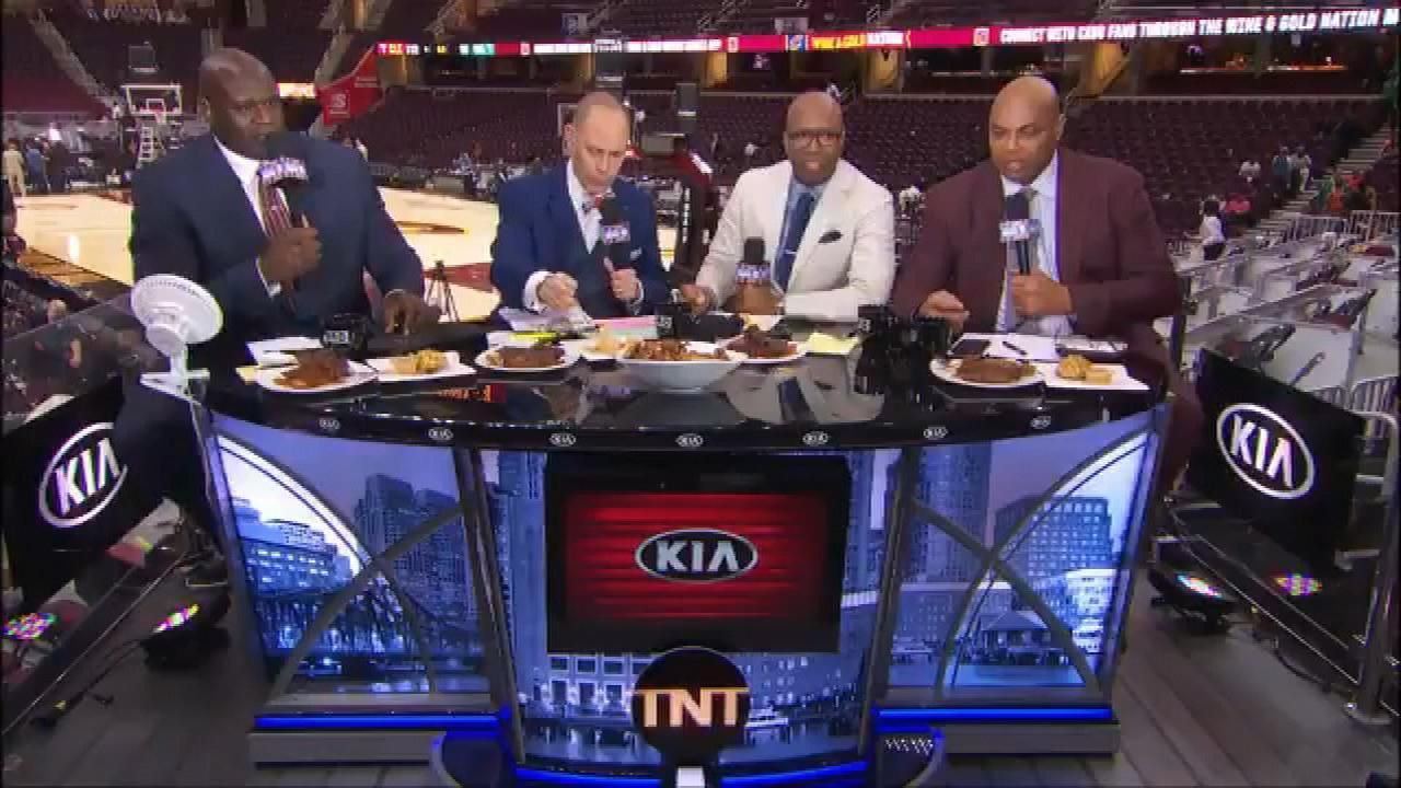 Shaq and Barkley throw shade at each other - ESPN Video