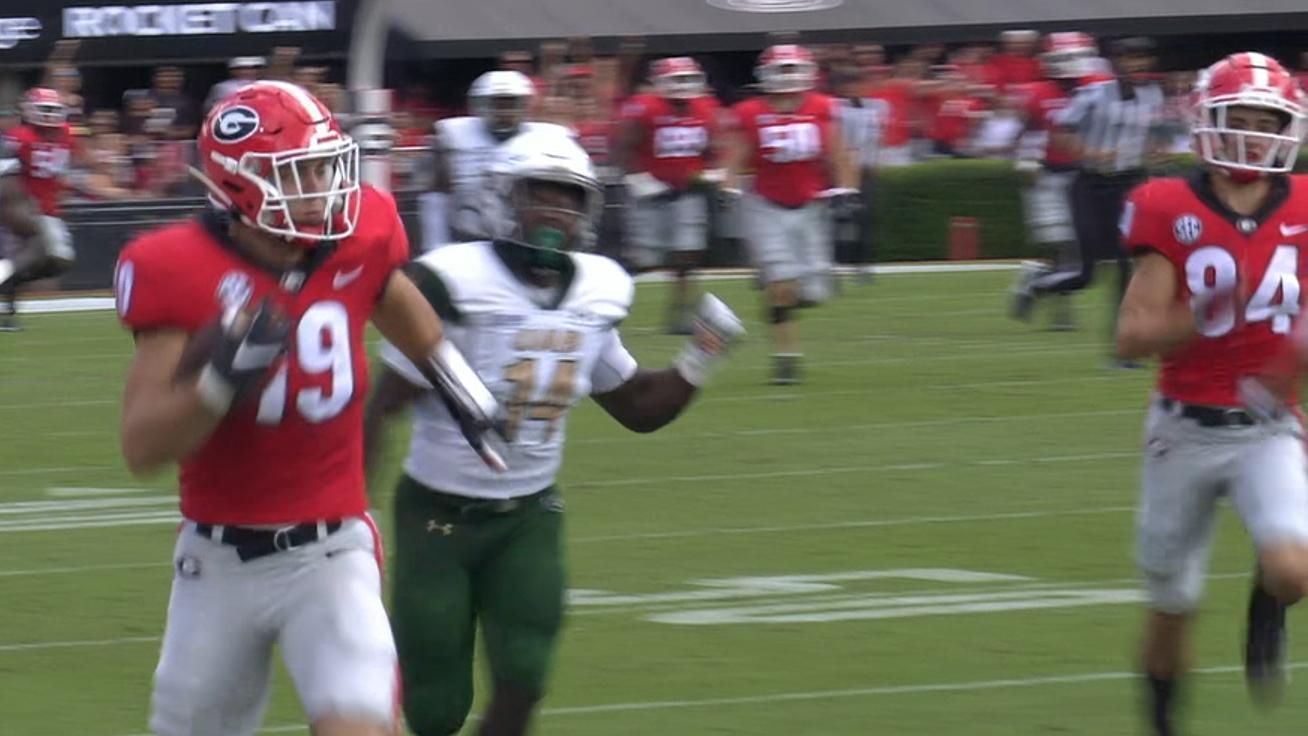 Georgia's Brock Bowers makes incredible 73-yard TD catch after multiple  deflections