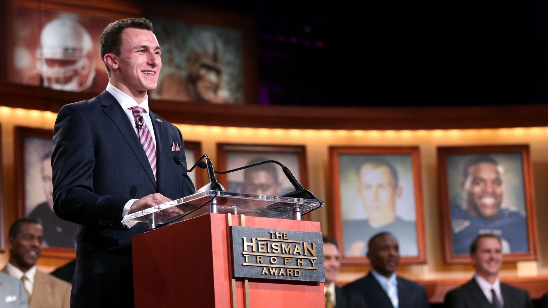 Johnny Manziel Threw Out A First Pitch For The Padres Worthy Of A Heisman  Trophy