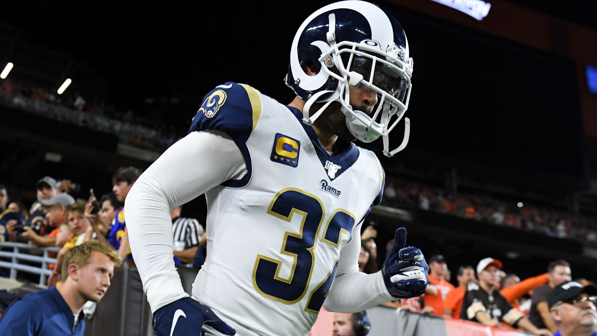 Weddle gives Rams spark after returning from retirement