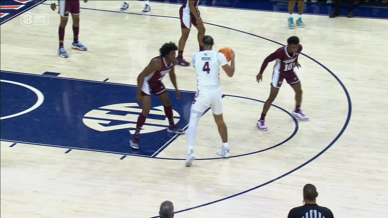 Johni Broome drops in smooth layup ESPN Video